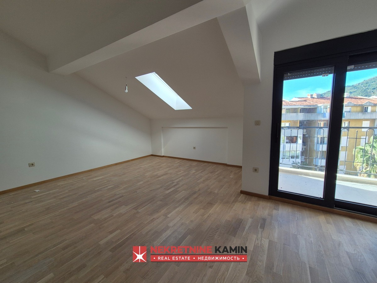 71 m² One-Bedroom Apartment with Gallery on the Top Floor, Adok, Budva